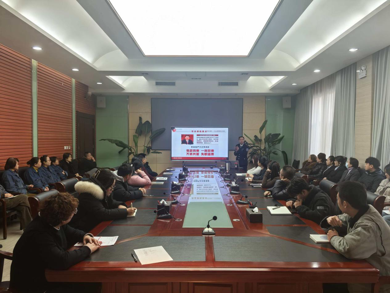 普及消防知識(shí) 筑牢安全防線(xiàn)--公司舉辦2025年度消防安全知識(shí)培訓(xùn)暨演練活動(dòng)